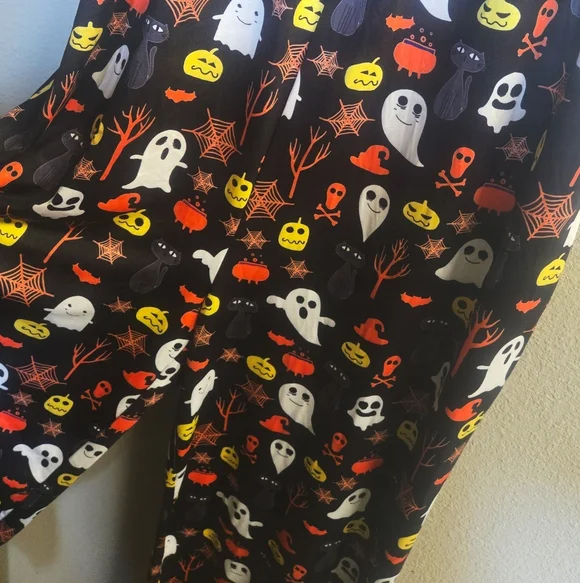 Oversized Halloween Jumpsuit - Picture 4 of 5